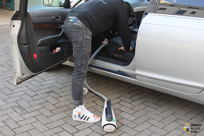 Der Vorwerk Kobold VK7 mit Handsaugeraufsatz: Saugen im Auto